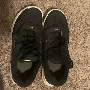 Black nike shoes